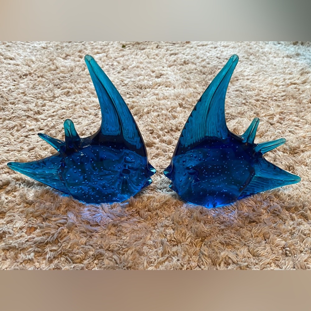 Beautiful blue blown collectible glass decor. 2 fish 1 turtle - Picture 3 of 4